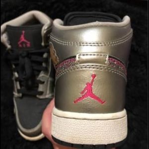 Girls Jordan 1